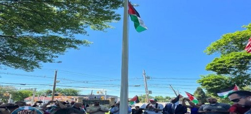 رفع العلم الفلسطيني على سارية مدينة كليفتون الأميركية